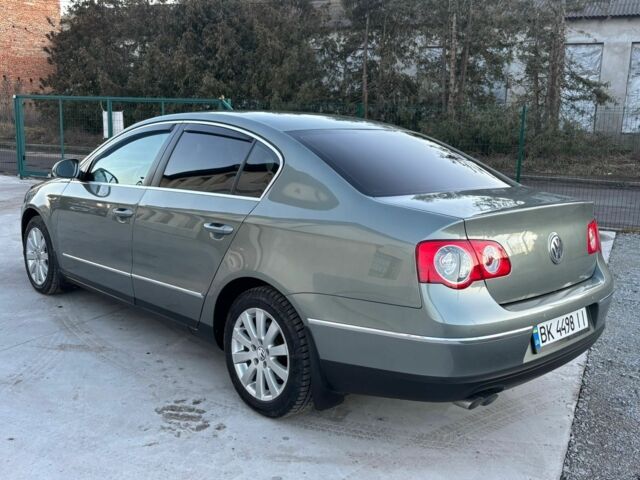 Зеленый Фольксваген Пассат, объемом двигателя 2 л и пробегом 247 тыс. км за 6500 $, фото 2 на Automoto.ua