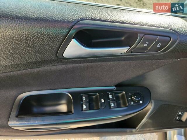 Зелений Фольксваген Пассат, об'ємом двигуна 2 л та пробігом 247 тис. км за 6500 $, фото 19 на Automoto.ua