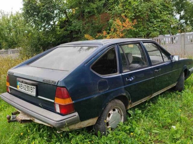 Зелений Фольксваген Пассат, об'ємом двигуна 1.6 л та пробігом 333 тис. км за 300 $, фото 1 на Automoto.ua