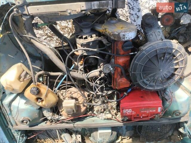 Зелений Фольксваген Пассат, об'ємом двигуна 1.6 л та пробігом 270 тис. км за 650 $, фото 9 на Automoto.ua