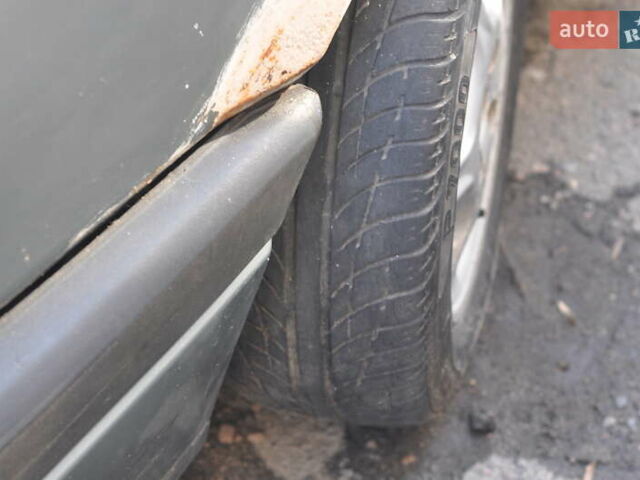 Зеленый Фольксваген Пассат, объемом двигателя 1.8 л и пробегом 250 тыс. км за 2200 $, фото 2 на Automoto.ua