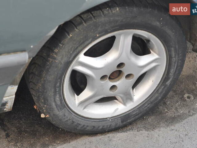 Зеленый Фольксваген Пассат, объемом двигателя 1.8 л и пробегом 250 тыс. км за 2200 $, фото 5 на Automoto.ua