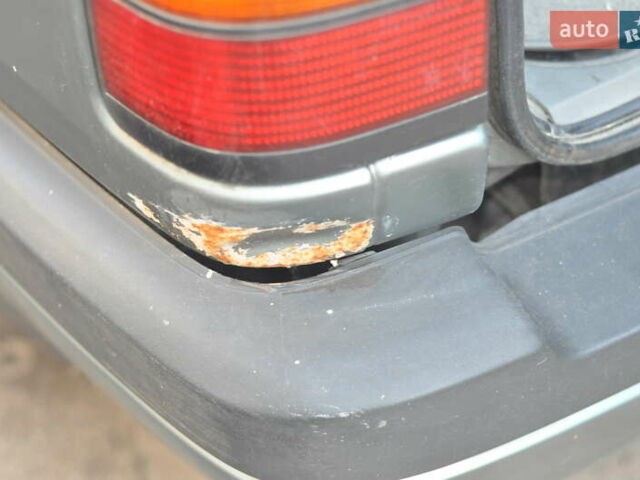 Зеленый Фольксваген Пассат, объемом двигателя 1.8 л и пробегом 250 тыс. км за 2200 $, фото 18 на Automoto.ua