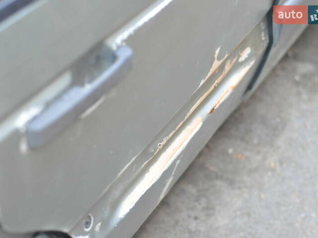 Зеленый Фольксваген Пассат, объемом двигателя 1.8 л и пробегом 250 тыс. км за 2200 $, фото 8 на Automoto.ua