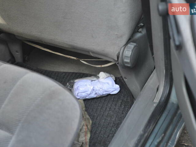 Зеленый Фольксваген Пассат, объемом двигателя 1.8 л и пробегом 250 тыс. км за 2200 $, фото 9 на Automoto.ua