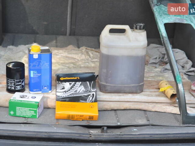 Зеленый Фольксваген Пассат, объемом двигателя 1.8 л и пробегом 250 тыс. км за 2200 $, фото 6 на Automoto.ua