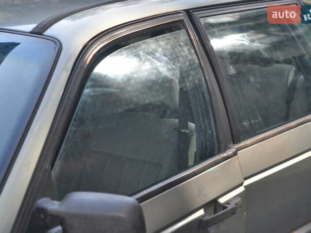 Зеленый Фольксваген Пассат, объемом двигателя 1.8 л и пробегом 250 тыс. км за 2200 $, фото 3 на Automoto.ua