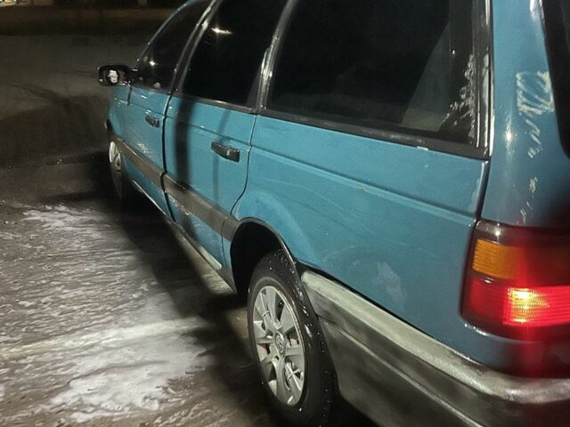 Зеленый Фольксваген Пассат, объемом двигателя 1.9 л и пробегом 400 тыс. км за 2000 $, фото 2 на Automoto.ua