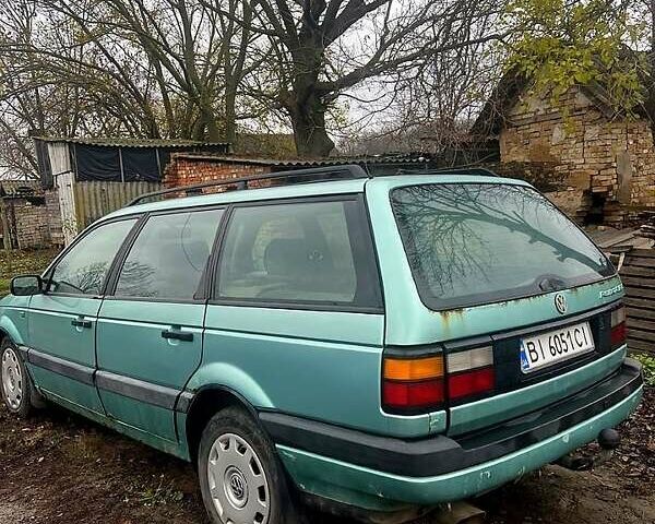 Зеленый Фольксваген Пассат, объемом двигателя 2.8 л и пробегом 400 тыс. км за 1100 $, фото 2 на Automoto.ua