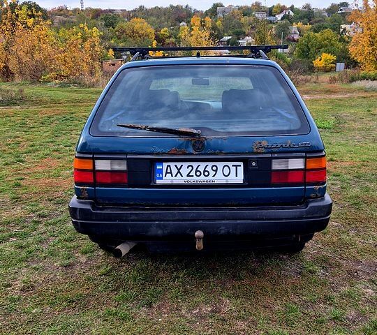 Зеленый Фольксваген Пассат, объемом двигателя 2 л и пробегом 350 тыс. км за 1300 $, фото 2 на Automoto.ua