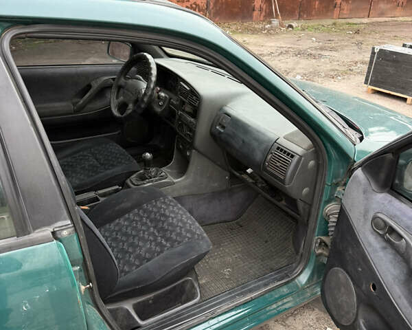 Зеленый Фольксваген Пассат, объемом двигателя 1.98 л и пробегом 280 тыс. км за 1700 $, фото 5 на Automoto.ua