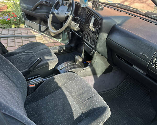 Зеленый Фольксваген Пассат, объемом двигателя 1.98 л и пробегом 422 тыс. км за 2700 $, фото 7 на Automoto.ua