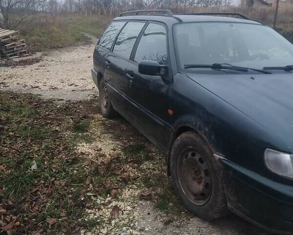 Зеленый Фольксваген Пассат, объемом двигателя 0 л и пробегом 257 тыс. км за 1400 $, фото 1 на Automoto.ua