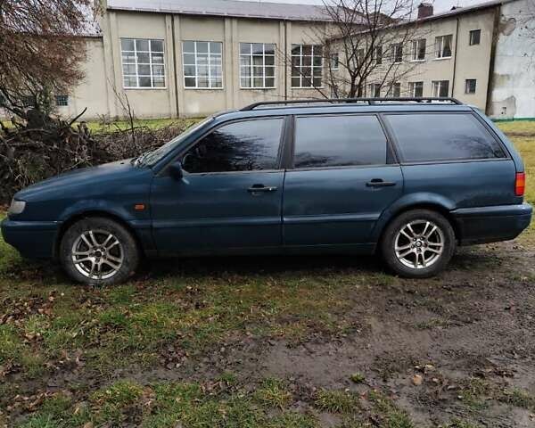 Зеленый Фольксваген Пассат, объемом двигателя 1.78 л и пробегом 380 тыс. км за 1200 $, фото 6 на Automoto.ua