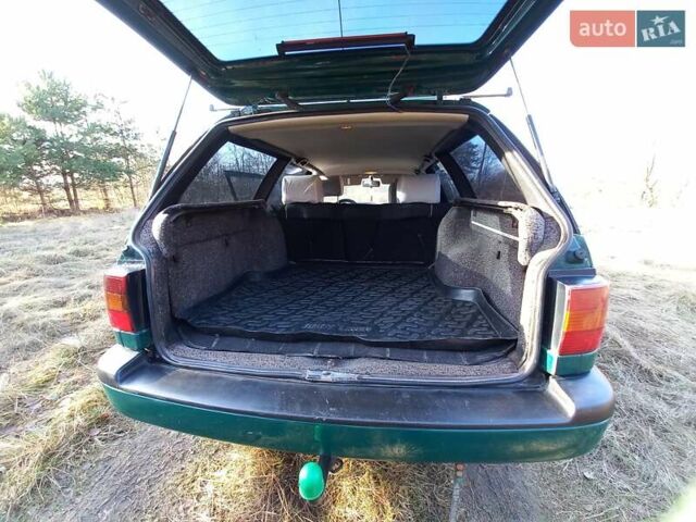 Зеленый Фольксваген Пассат, объемом двигателя 1.8 л и пробегом 338 тыс. км за 2825 $, фото 13 на Automoto.ua