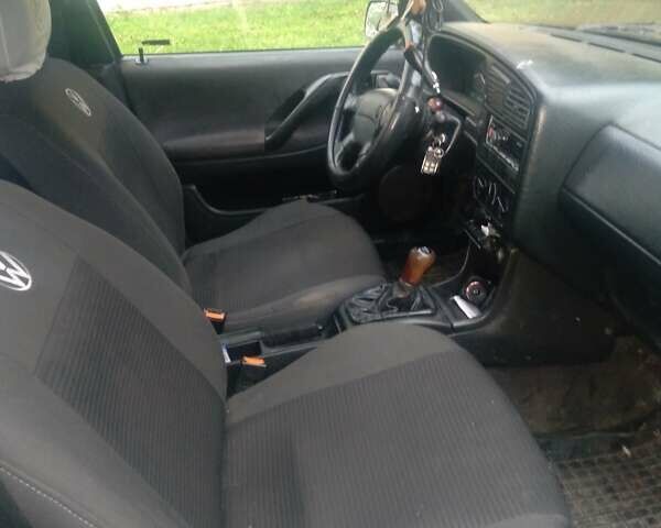 Зеленый Фольксваген Пассат, объемом двигателя 1.9 л и пробегом 397 тыс. км за 3200 $, фото 3 на Automoto.ua