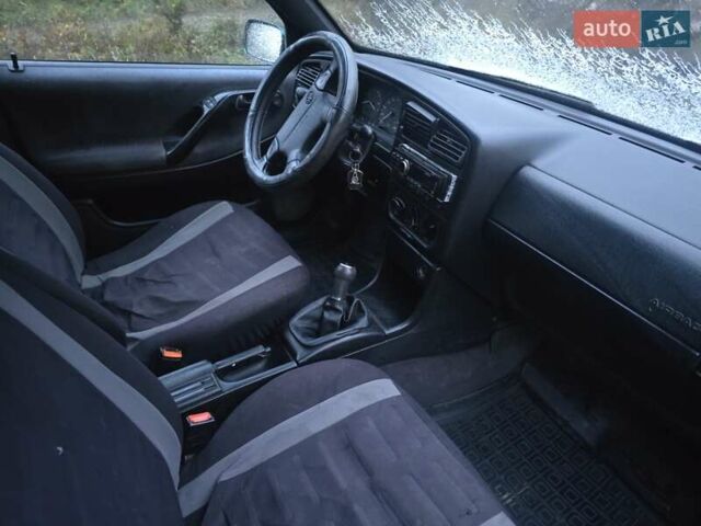 Зеленый Фольксваген Пассат, объемом двигателя 1.8 л и пробегом 528 тыс. км за 2200 $, фото 7 на Automoto.ua