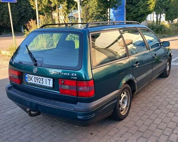 Зелений Фольксваген Пассат, об'ємом двигуна 1.9 л та пробігом 320 тис. км за 2200 $, фото 7 на Automoto.ua