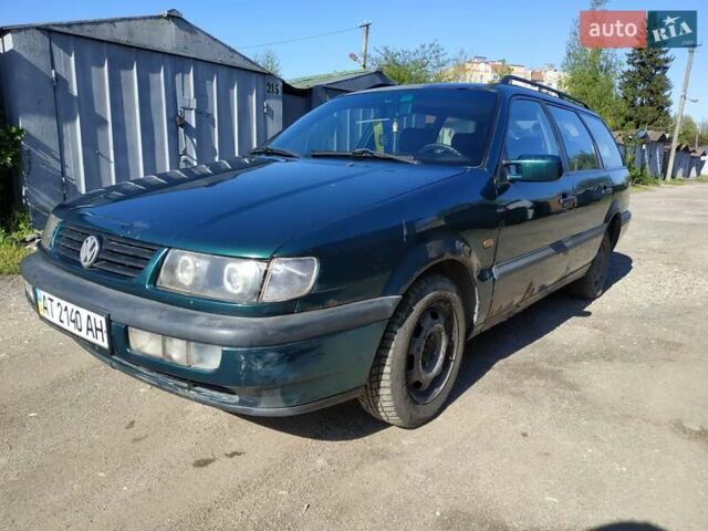 Зеленый Фольксваген Пассат, объемом двигателя 1.6 л и пробегом 450 тыс. км за 1599 $, фото 1 на Automoto.ua