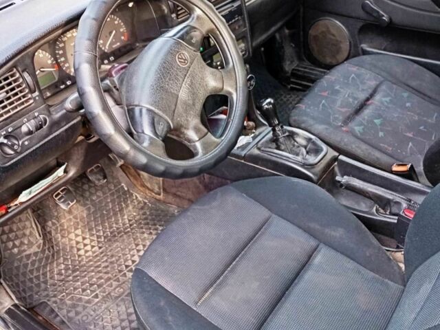 Зеленый Фольксваген Пассат, объемом двигателя 2 л и пробегом 420 тыс. км за 2350 $, фото 5 на Automoto.ua