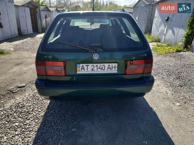 Зеленый Фольксваген Пассат, объемом двигателя 1.6 л и пробегом 450 тыс. км за 1599 $, фото 5 на Automoto.ua