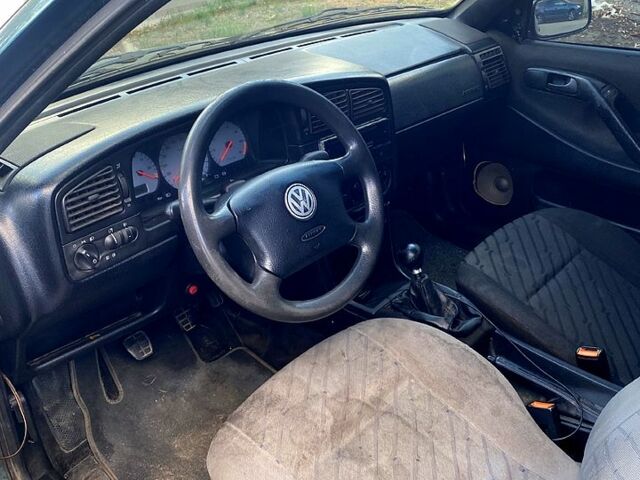 Зеленый Фольксваген Пассат, объемом двигателя 1.8 л и пробегом 370 тыс. км за 1600 $, фото 4 на Automoto.ua