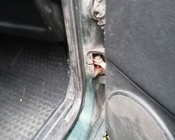 Зелений Фольксваген Пассат, об'ємом двигуна 2 л та пробігом 420 тис. км за 2350 $, фото 8 на Automoto.ua