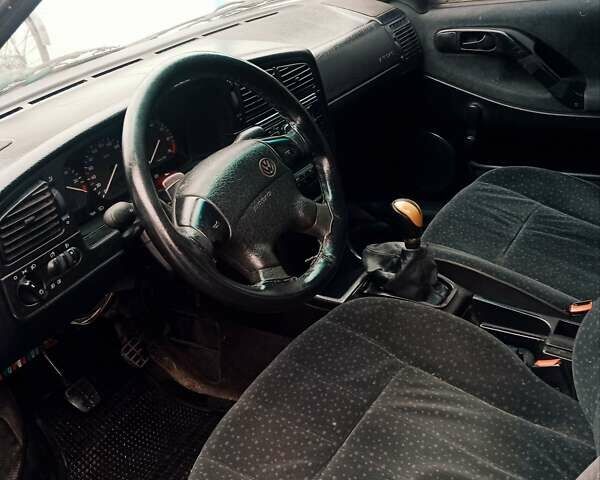 Зеленый Фольксваген Пассат, объемом двигателя 2 л и пробегом 380 тыс. км за 1500 $, фото 1 на Automoto.ua