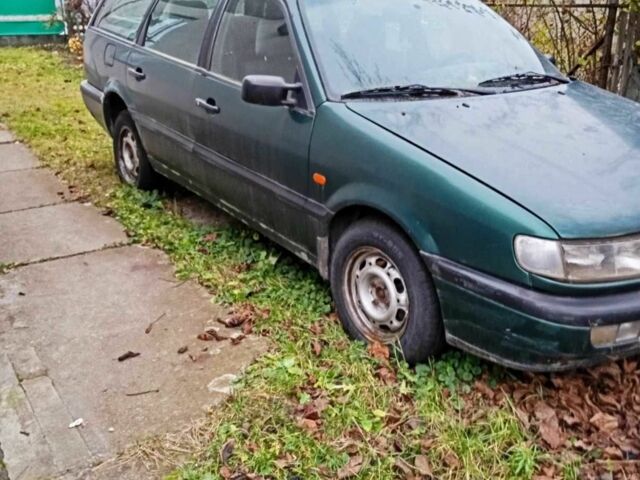 Зеленый Фольксваген Пассат, объемом двигателя 2 л и пробегом 420 тыс. км за 2350 $, фото 13 на Automoto.ua