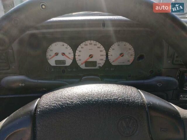 Зеленый Фольксваген Пассат, объемом двигателя 1.6 л и пробегом 450 тыс. км за 1599 $, фото 10 на Automoto.ua