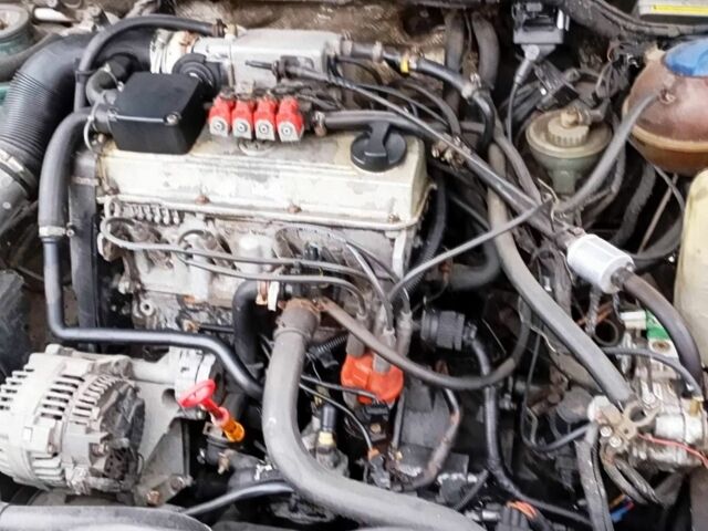 Зеленый Фольксваген Пассат, объемом двигателя 2 л и пробегом 420 тыс. км за 2350 $, фото 4 на Automoto.ua