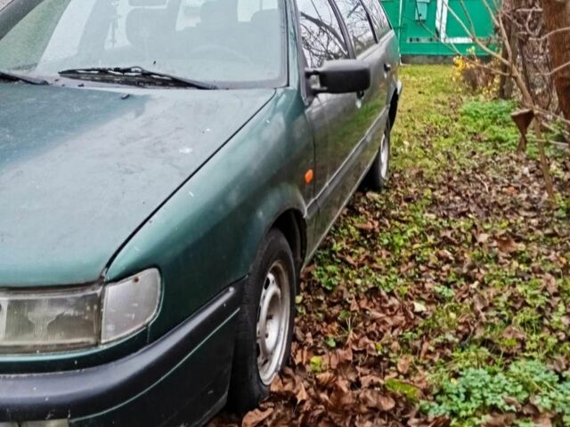 Зеленый Фольксваген Пассат, объемом двигателя 2 л и пробегом 420 тыс. км за 2350 $, фото 2 на Automoto.ua