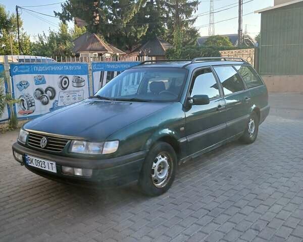 Зелений Фольксваген Пассат, об'ємом двигуна 1.9 л та пробігом 320 тис. км за 2200 $, фото 6 на Automoto.ua