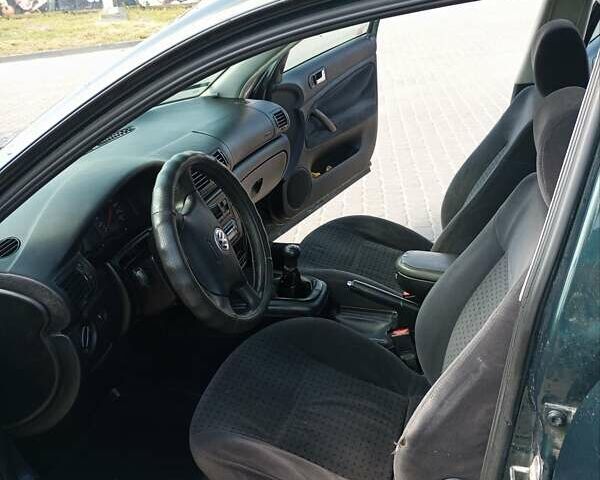 Зеленый Фольксваген Пассат, объемом двигателя 1.9 л и пробегом 300 тыс. км за 3000 $, фото 9 на Automoto.ua