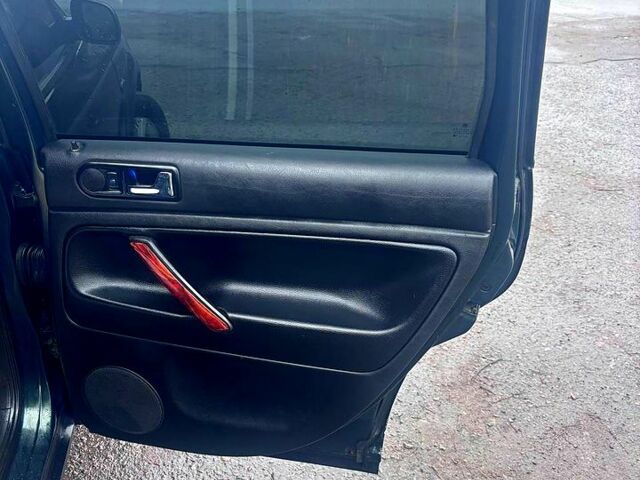 Зеленый Фольксваген Пассат, объемом двигателя 1.9 л и пробегом 302 тыс. км за 3650 $, фото 11 на Automoto.ua