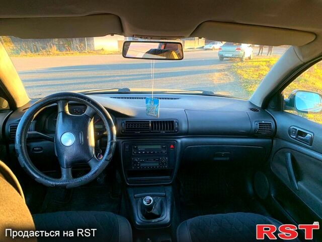 Зеленый Фольксваген Пассат, объемом двигателя 1.9 л и пробегом 300 тыс. км за 3600 $, фото 7 на Automoto.ua