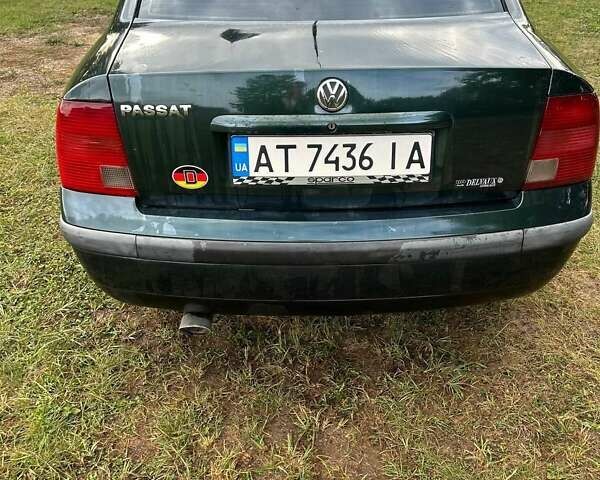 Зеленый Фольксваген Пассат, объемом двигателя 1.6 л и пробегом 320 тыс. км за 3000 $, фото 2 на Automoto.ua