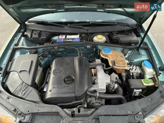 Зеленый Фольксваген Пассат, объемом двигателя 1.78 л и пробегом 224 тыс. км за 4200 $, фото 23 на Automoto.ua