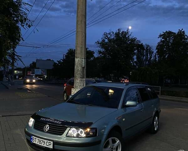 Зеленый Фольксваген Пассат, объемом двигателя 1.78 л и пробегом 380 тыс. км за 4500 $, фото 2 на Automoto.ua