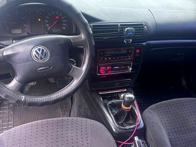 Зеленый Фольксваген Пассат, объемом двигателя 1.9 л и пробегом 302 тыс. км за 3650 $, фото 8 на Automoto.ua