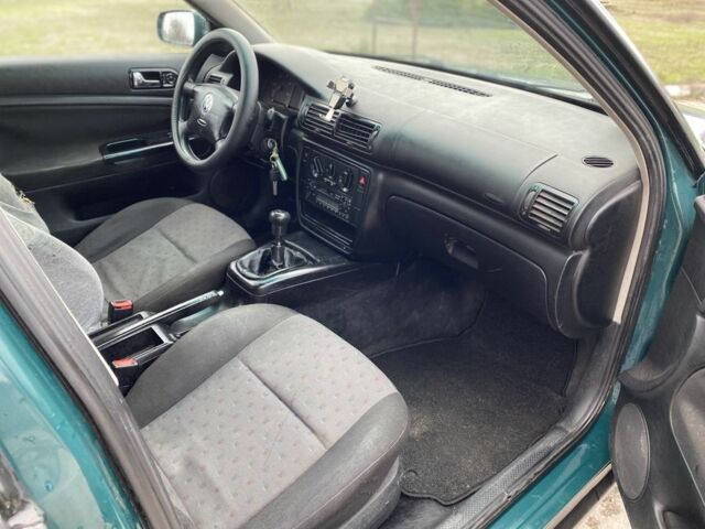 Зелений Фольксваген Пассат, об'ємом двигуна 1.9 л та пробігом 220 тис. км за 2250 $, фото 7 на Automoto.ua