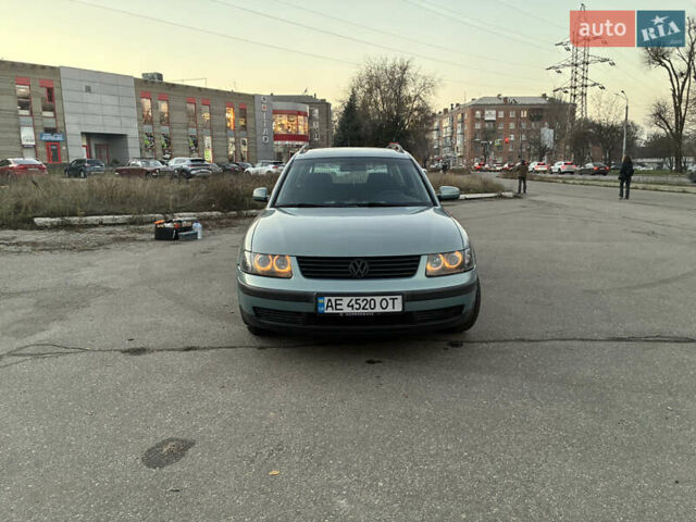 Зеленый Фольксваген Пассат, объемом двигателя 1.78 л и пробегом 224 тыс. км за 4200 $, фото 4 на Automoto.ua