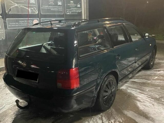 Зеленый Фольксваген Пассат, объемом двигателя 1.8 л и пробегом 420 тыс. км за 3200 $, фото 3 на Automoto.ua