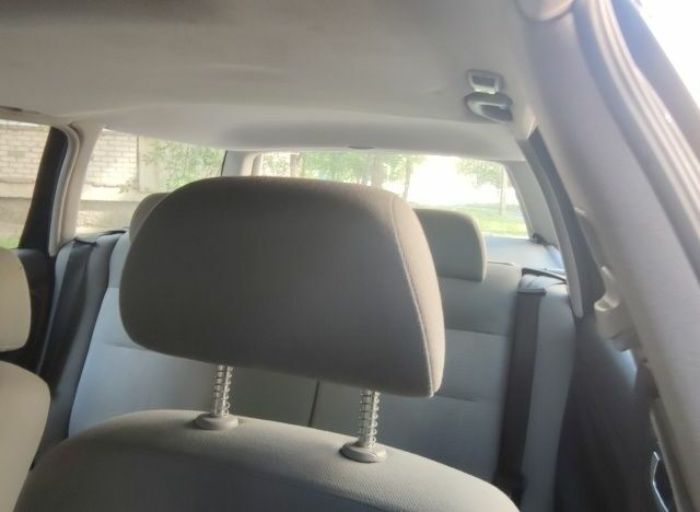 Зеленый Фольксваген Пассат, объемом двигателя 1.8 л и пробегом 270 тыс. км за 2800 $, фото 7 на Automoto.ua