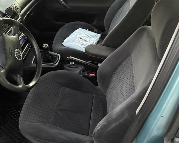 Зеленый Фольксваген Пассат, объемом двигателя 1.78 л и пробегом 224 тыс. км за 4200 $, фото 15 на Automoto.ua