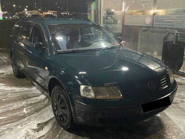 Зеленый Фольксваген Пассат, объемом двигателя 1.8 л и пробегом 420 тыс. км за 3200 $, фото 4 на Automoto.ua