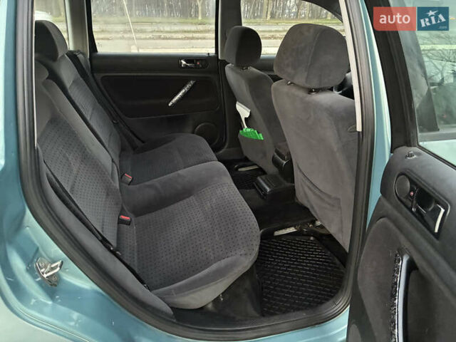 Зеленый Фольксваген Пассат, объемом двигателя 1.78 л и пробегом 224 тыс. км за 4200 $, фото 12 на Automoto.ua