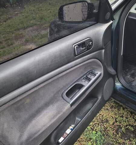 Зеленый Фольксваген Пассат, объемом двигателя 1.8 л и пробегом 250 тыс. км за 4200 $, фото 12 на Automoto.ua