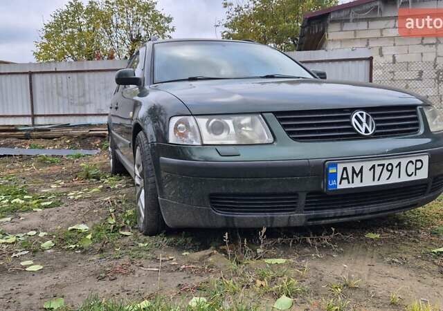 Зеленый Фольксваген Пассат, объемом двигателя 1.8 л и пробегом 250 тыс. км за 4200 $, фото 6 на Automoto.ua