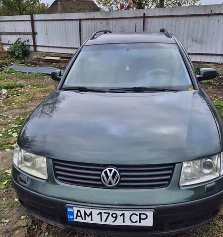 Зеленый Фольксваген Пассат, объемом двигателя 1.8 л и пробегом 250 тыс. км за 4200 $, фото 4 на Automoto.ua